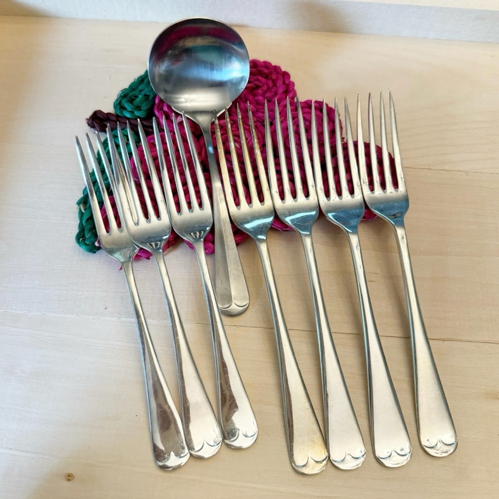 7 Vintage EPNS Silver Plated A1 Forks & ROGERS STAINLESS KOREA Gravy Ladle Spoon